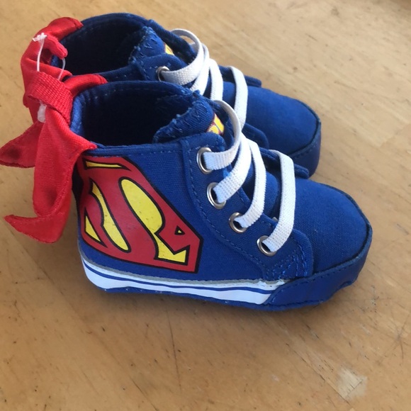 Superman Newborn Booties. Superman Logo w/Cape Detail. Soft Sole. SZ 0-6 Months. - Picture 2 of 10